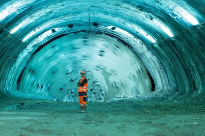 Gotthard-Basistunnel: Tunnelbohrmaschine „Paulina“ startet in Störzone Süd neu