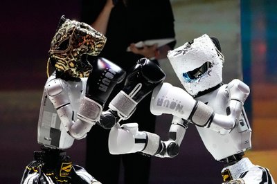 Humanoide Roboter boxen in Südkorea gegeneinander