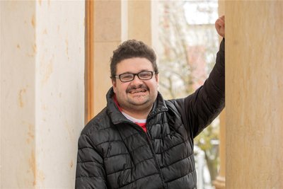Multitalent Carsten Hofmann: Der Security-Mann arbeitet auch als Theaterstatist, als Schiedsrichter und ist in der Kommunalpolitik für die vogtländische SPD tätig.