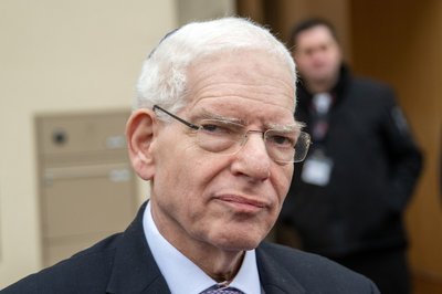 Josef Schuster, Präsident des Zentralrats der Juden in Deutschland, forderte eine strafrechtliche Überprüfung. (Archivbild)