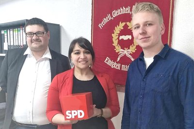 Carsten Hofmann ist neben Saskia Feustel aus Oelsnitz Co-Vorsitzender der Jusos im Vogtland. Vincent Schuster (21, rechts) aus Markneukirchen ist Stellvertreter der Doppelspitze.