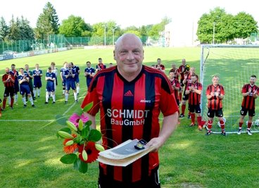 Holger Wiesner war von 1990 bis heute Fußballabteilungsleiter der SG Jößnitz. Als er anfing, hatte der ganze Verein 125 Mitglieder. Heute zählt der Elf-Sparten-Verein alleine schon 209 Fußballer. 