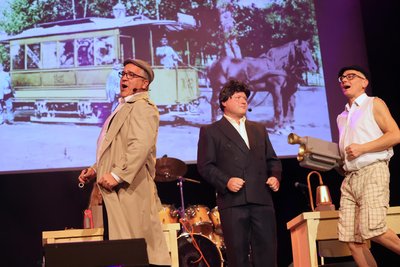 Das TVF-Musical „Wir drehen durch“ hatte eine fiktive Fortsetzung der ZDF-Vogtlandserie „Mandat für Mai“ zum Inhalt.