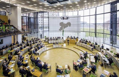 Unmittelbar vor den zwei Sitzungstagen des Sächsischen Landtags ist der erste Fall eines positiv getesteten Abgeordneten bekannt geworden.
