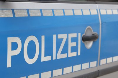 Nach einem Unfall in Chemnitz-Erfenschlag sucht die Polizei Zeugen.