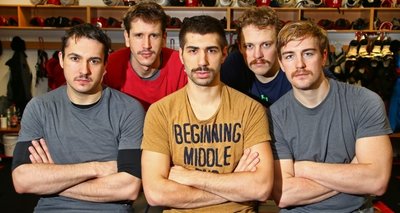 Daniel Bucheli, Danny Pyka, Nemanja Vucurevic, Bernhard Keil und Kapitän Andre Schietzold (von links) mit Gesichtsschmuck.