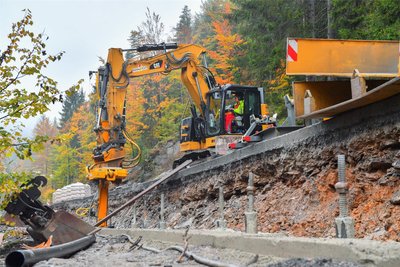Schon einmal haben an der Bundesstraße 283 Bauarbeiten zur Sicherung der Böschung stattgefunden.