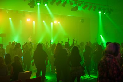 „Annaberg tanzt“ heißt es am Samstagabend in der Festhalle in Annaberg-Buchholz.