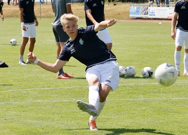 Jannick Wolter unterschreibt beim CFC einen Profivertrag.