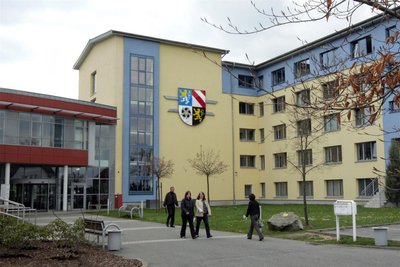 In der Galerie im Gebäudes des Landratsamtes in Werdau findet am Donnerstag eine Ausstellungseröffnung statt.