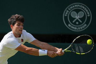 Carlos Alcaraz wird nicht beim Turnier in Wimbledon aufschlagen. (Archivbild)