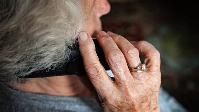Trickbetrüger melden sich per Telefon bei Senioren. Die Polizeidirektion Zwickau nahm am Dienstag insgesamt 14 Anzeigen auf. 