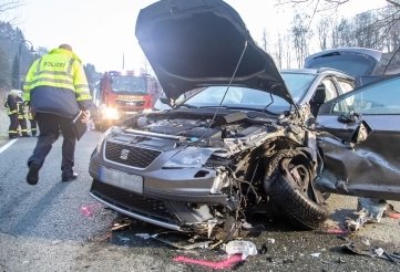 Zwei Pkw sind am Freitag in Großrückerswalde zusammengestoßen. 