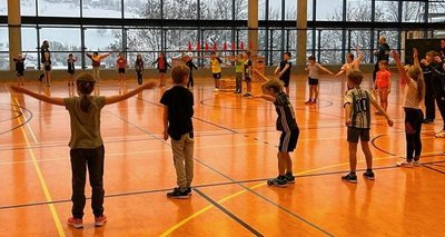 Beim Handball-Aktionstag der Klassen 2 und 3 der Klingenthaler Grundschule und des HV 90 waren die Knirpse mit großem Eifer bei der Sache. 