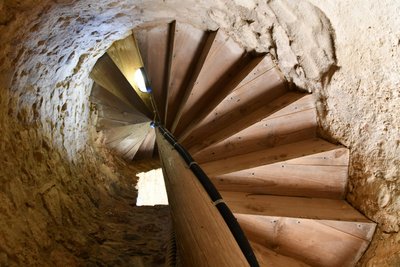 Treppe mit Aussicht: Eigentlich ist jeder Burg-Ausblick ins Osterzgebirge spektakulär.