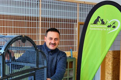 Mike Sonntag, Vorsitzender des Tierschutzvereins Frankenberg, in den neuen Räumen für Katzen in der August-Bebel-Straße. 