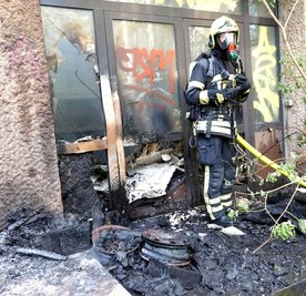 Einer von zehn Brandorten am Donnerstagabend in Chemnitz: Gegen 18 Uhr war an der Altchemnitzer Straße 13 auf einer Industriebrache ein Brand ausgebrochen. 