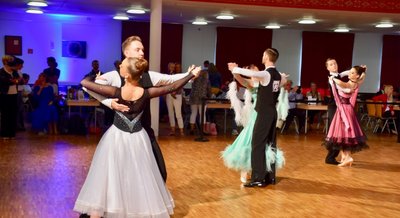 Profitänzer wollen, wie hier bei einer früheren Veranstaltung, zur anstehenden Ballnacht in Limbach-Oberfrohna ihr Können zeigen. 
