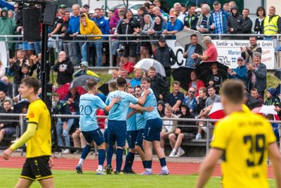 Mit dem 1:0 brachte André Luge nicht nur seine Teamkollegen zum Jubeln, sondern auch den Großteil der knapp 700 Zuschauer. Viele waren aus der Umgebung gekommen und drückten Motor die Daumen. 