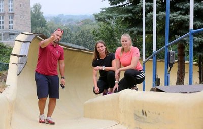 Zum Training in Zwickau: Die deutschen Rennrodler um Julia Taubitz (2. v. l.).