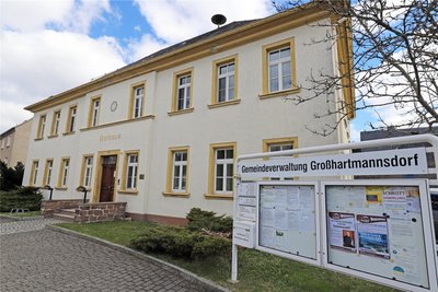 Im Rathaus Großhartmannsdorf tagt der Gemeinderat.