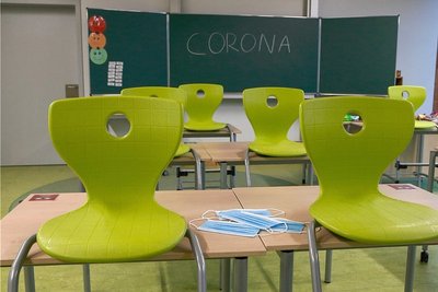 Mittelsachsens Schulen dürfen die Stühle wieder auf den Boden stellen, Schüler dürfen wieder in die Klassenräume. 