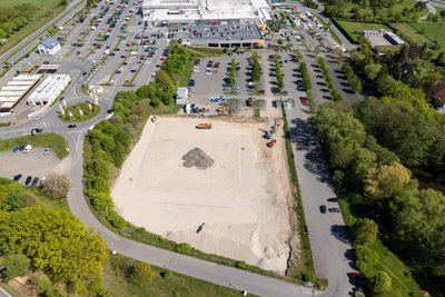 Inmitten des Globus-Grundstücks in Weischlitz entsteht auf einem 10.000 Quadratmeter großen Areal der Firmenneubau von „ZT Tuning“.