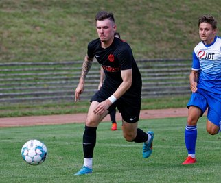 Doppelpacker Julian Rudolph (links) gehörte zu den Matchwinnern beim Meeraner SV. 