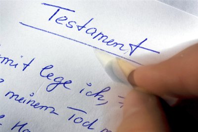 Testament und Erbvertrag sind zwei der Themen, um die es beim diesjährigen Tag der offenen Tür bei den Notaren in Sachsen geht. Mit dabei sind Stephanie A. Jost aus Annaberg-Buchholz und Torsten Bochmann aus Aue-Bad Schlema.