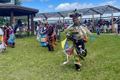 Tänzer Tyrell Moonias bei einem „Pow Wow“ in Thunder Bay.