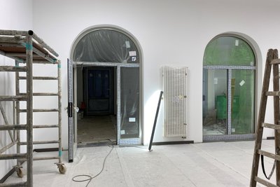 Zu DDR-Zeiten waren die Durchgänge im Erdgeschoss des Bahnhofs Mittweida rechteckig gestaltet worden. Beim Umbau ist die ursprüngliche Bogenform wieder hervorgeholt worden.