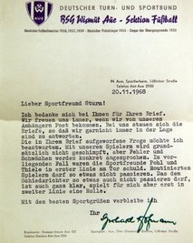 Der mit Schreibmaschine geschriebene Brief von 1968: Wismut Aues damaliger Cheftrainer Gerhard Hofmann erklärt dem "Sportfreund Sturm" aus Ostsachsen seine Sicht auf ein Spiel.
