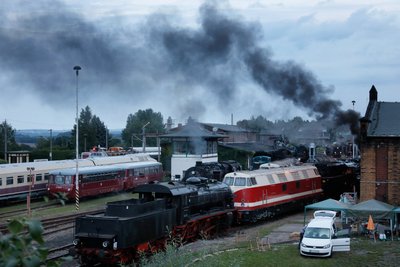 Eine qualmende Lok löste am Donnerstag in Chemnitz einen Feuerwehreinsatz aus.