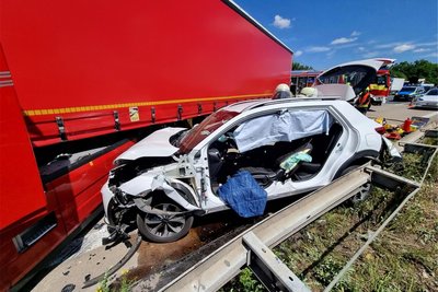 Die Autobahn 4 ist nach einem Auffahrunfall momentan gesperrt.
