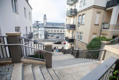 Bei einer Umfrage des Kommunalen Präventionsrates wurde die Hradschin-Treppe an der Bergstraße von den Plauenern als „Ort des Unwohlseins“ bewertet.