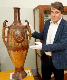 Die Amphore stammt nach Aussage von Lutz Mükke aus dem Kabylei-Gebirge in Algerien. 