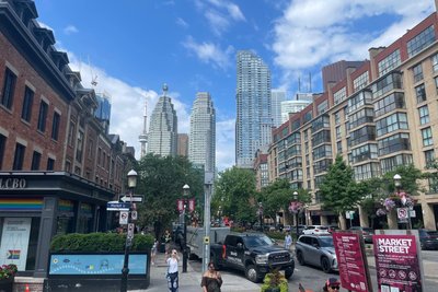 Die Architektur Torontos ist wie hier in der Nähe von St. Lawrenze Market sehr vielfältig.