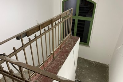 Das Treppenhaus im Bahnhof in Mittweida ist noch nicht ganz fertig.