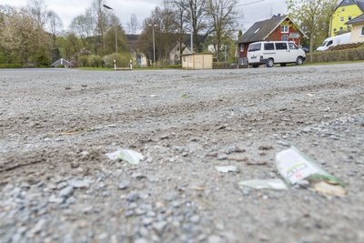 Bei einer Massenschlägerei am Rande des Hexenfeuers in Thalheim sind in der Nacht zum Montag sechs Menschen zwischen 19 und 36 Jahren verletzt worden.
