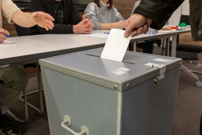 Die Wahlzettel für die Bundestagswahl sind jetzt eingetroffen.