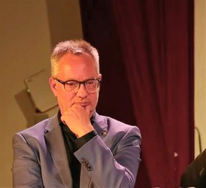 Der Seiffener FDP-Politiker Tino Günther spricht von einer versehentlichen Berührung und streitet weitere Vorwürfe ab. 