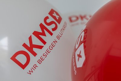 Bei der Deutschen Knochenmarkspenderdatei – der DKMS – ist die Suche nach einem passenden Stammzellenspender für den krebskranken Ben angelaufen.