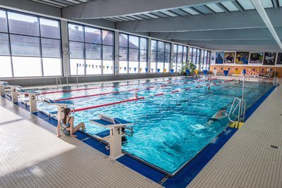 Die Schwimmhalle auf dem Zeller Berg in Aue wurde vor 50 Jahren eröffnet.