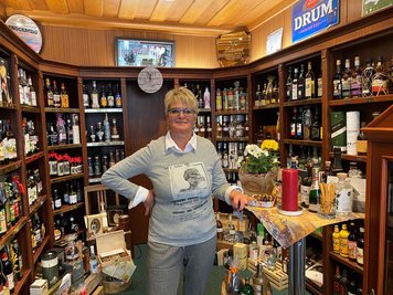 Steffi Huster, Inhaberin des Ladens "Goldtröpfchen" in Mittweida, macht bei der Aktion mit.