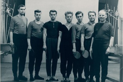 In der Saison 1964/1965 wurden die Adorfer Kreismeister - der erste große Erfolg für Bernd Lohse (3. v. l.) mit seinem Verein.