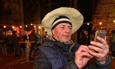Robert Dietrich hat als Grillmeister für das leibliche Wohl der Gäste gesorgt und das Geschehen an der Skihütte festgehalten. 