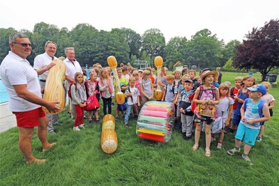 Vor allem die Kinder sind die Verbindung der Menschen in Weißenborn und Berthelsdorf. Sie besuchen zusammen Kita, Schule und Jugendclub. Später arbeiten sie vielleicht zusammen in Weißenborn.