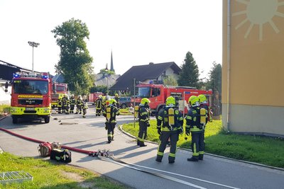 Wie wichtig es ist, dass die Feuerwehrleute vorbereitet sind, zeigte sich am Montag. Und die Kinder können stolz darauf sein, wie schnell sie reagierten. Hier ein Bild von der Übung Anfang des Monats.