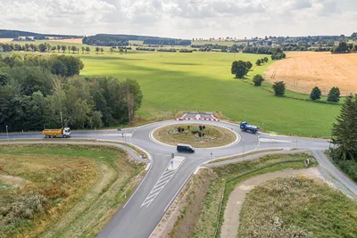 Andere Abschnitte der Göltzschtalumgehung sind schon in Betrieb, wie hier der Kreisel bei Falkenstein/Siebenhitz.