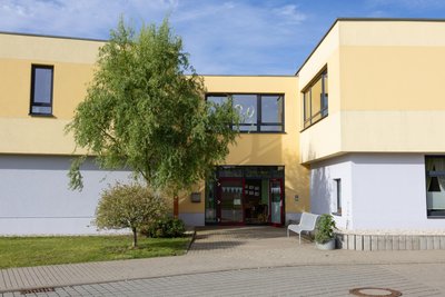 In der Evangelischen Grundschule in Oelsnitz werden am Samstag 39 Kinder eingeschult. Zur Schulanfangsfeier gibt es einen Gottesdienst in der Jakobikirche.